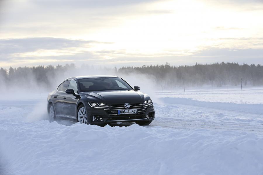  Volkswagen Arteon 4Motion R-Line 2017 года  (WW) (фото 29 из 30)